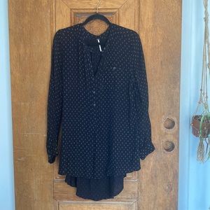 Free People tunic top blouse medium black long sleeve rayon printed boho hi low